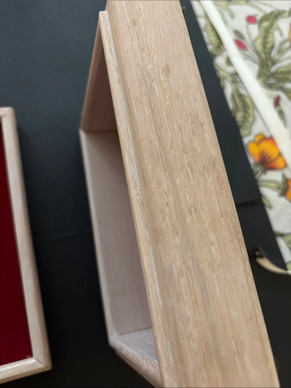 N/A elegant framed